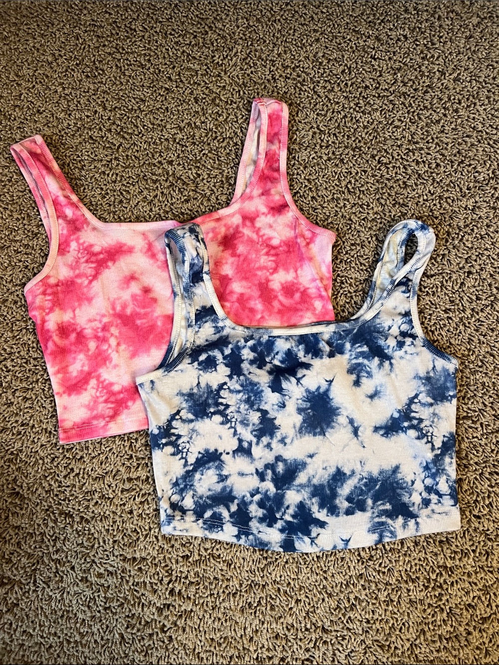 SHEIN Tie-Dye Ribbed Scoop Crop Tank Tops - Pink & Blue